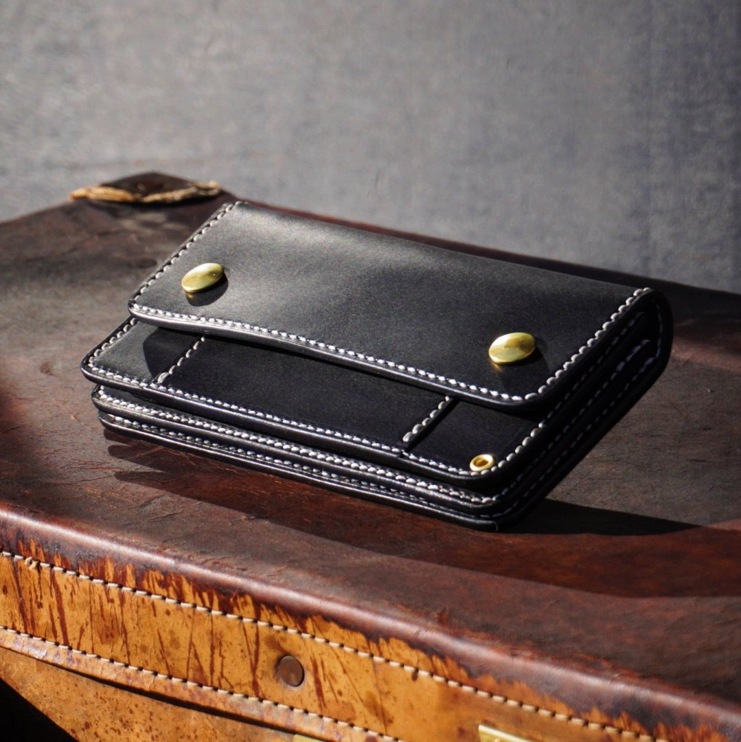 オリジナル トラッカーウォレット ブラック/ホワイトステッチ/真鍮