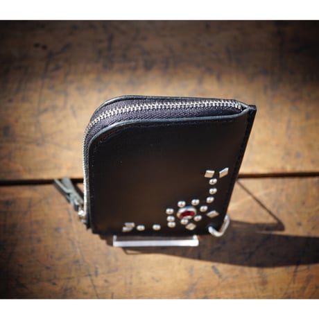 Studs Compact Wallet - "The Thorn"（ブラックサドル / L字ファスナー）