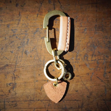 Brass & Leather Carabiner / 真鍮無垢×手縫いヌメ革カラビナ