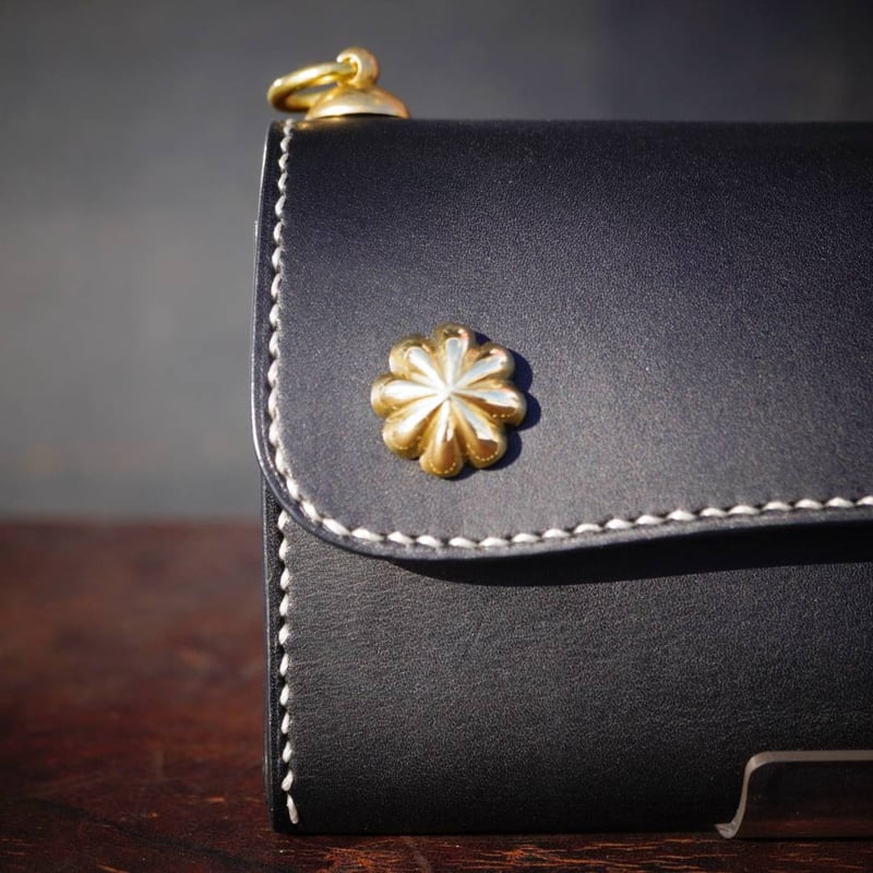 ロングトリフォード/三つ折りロングウォレット/ブラック×ブラス