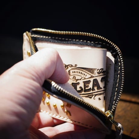 Studs Compact Wallet - "The Thorn"（無垢サドルレザー / L字ファスナー）