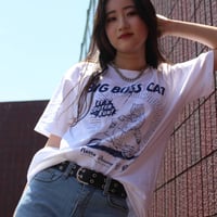 “BIG BOSS CAT” Tシャツ/ユニセックス/ホワイト×ネイビー