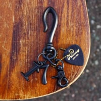 真鍮製 フックキーチェーン ナンバーズコンボ “17 Seventeen” マットブラック / Original Brassmade Keychain Number“17”