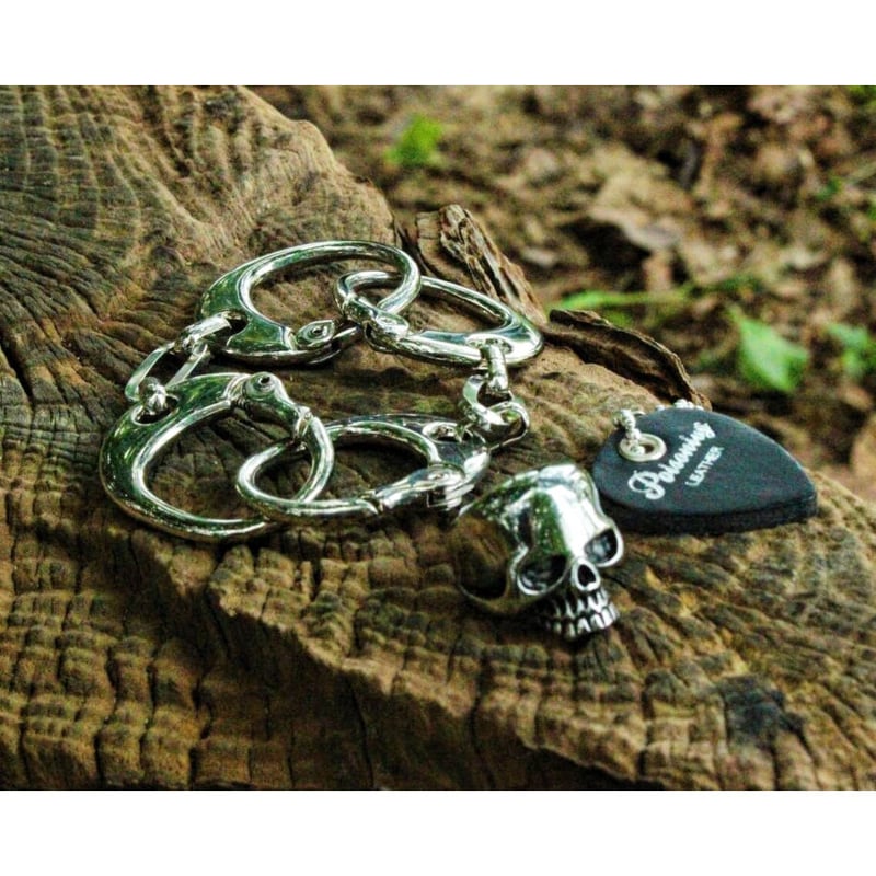 リストカフ(手錠型)ブレスレット/シルバーメッキ 鏡面磨き / レザー