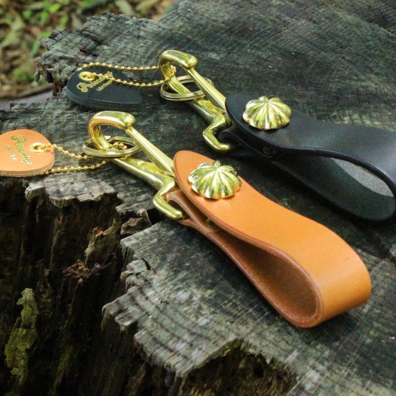 椿屋四重奏キーホルダー 黒と金 牛革リールキー付ストラップ D-46 – バッグのキタムラK2公式サイト