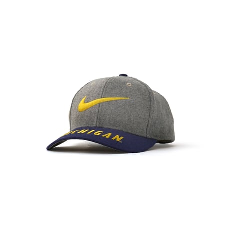 NIKE / Vintage, Swoosh 6-Panel Snapback Hat "Team Sports, Michigan Wolverines"
