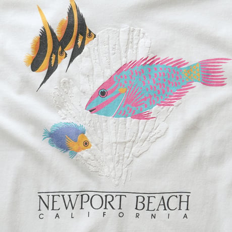 New Port Beach, CA / Vintage, Souvenir S/S Tee "Fish, Shell"