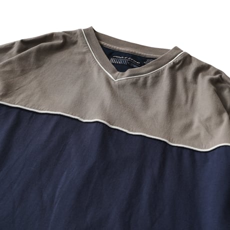 Point Zero / Vintage, Colorblocked V-Neck S/S Tee