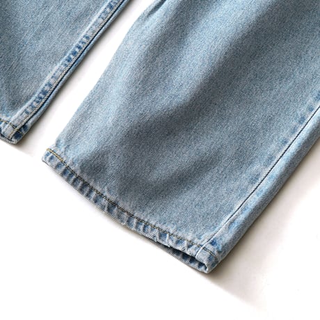 Levi's / Vintage, lot. 550 W : 36 "Relaxed Fit" "MADE IN CANADA"