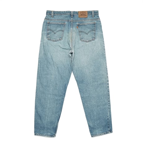 Levi's / Vintage, lot. 550 W : 38 "Relaxed Fit, Tapered Leg"