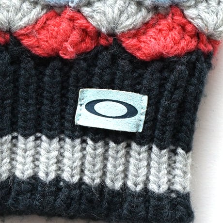Oakley / Vintage, Sideline Knit Beanie with Pom
