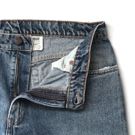 Levi's / Vintage, lot. 560 W : 34 "Loose Fit, Tapered Leg"