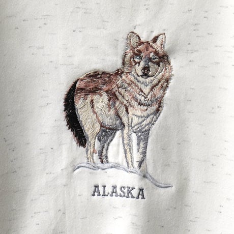 Alaska / Vintage, Sounvenir Crewneck Sweatshirt "Yukon wolf"