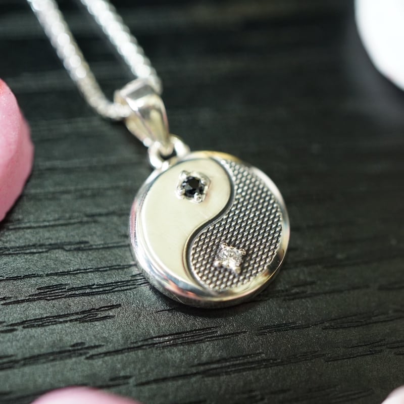アクセサリー Yin-Yang & MDMA Reversible Necklace IN-PUT-OUT / Yin-Yang MDMA Necklace | ティーレコ
