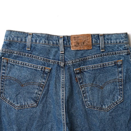 Levi's / Vintage, Lot. 545 Denim Short W : 36 "Loose Fit"