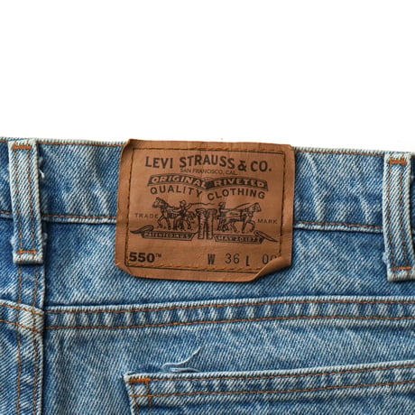 Levi's / Vintage, Lot. 550 Denim Short W : 36 "Relaxed Fit"