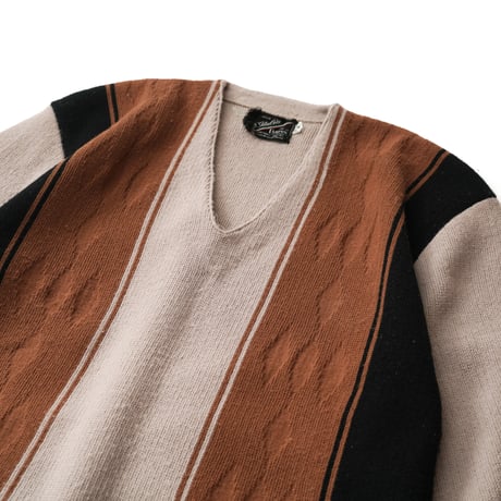D' Italia by Campus / Vintage, Color Blocked V-Neck Knit Sweater
