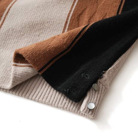 D' Italia by Campus / Vintage, Color Blocked V-Neck Knit Sweater