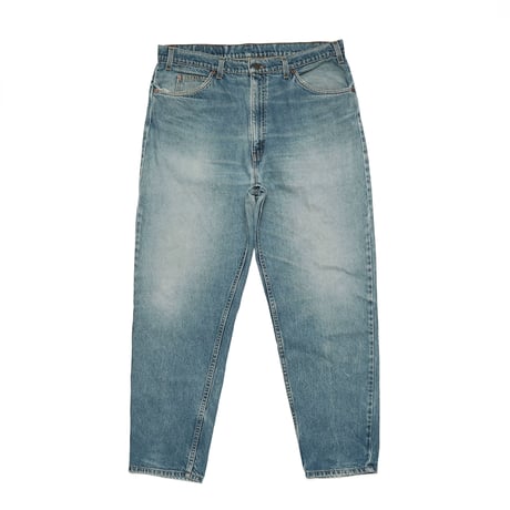 Levi's / Vintage, lot. 550 W : 38 "Relaxed Fit, Tapered Leg"