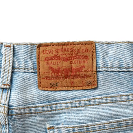 Levi's / Vintage, Lot. 550 Denim Short W : 33 "Relaxed Fit"