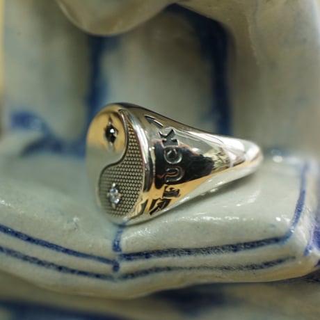 IN-PUT-OUT / "Yin-Yang" Ring