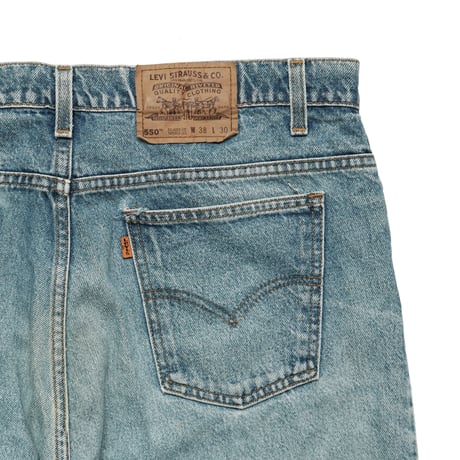 Levi's / Vintage, lot. 550 W : 38 "Relaxed Fit, Tapered Leg"