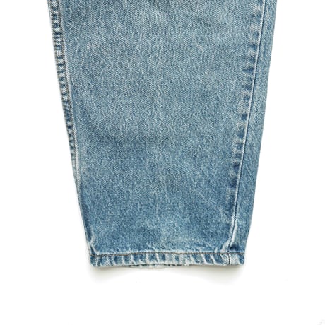 Levi's / Vintage, lot. 550 W : 38 "Relaxed Fit, Tapered Leg"