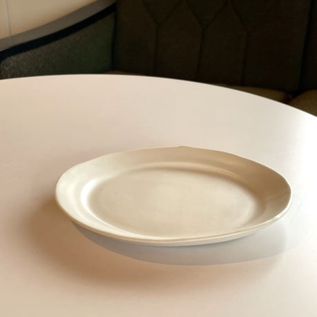 リムオーバル 平皿 18cm  白磁マット 　＜馬場＞