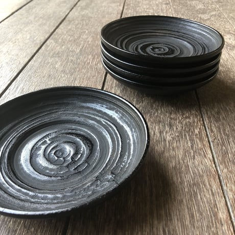 茶托　桟俵象谷塗　10.5cm