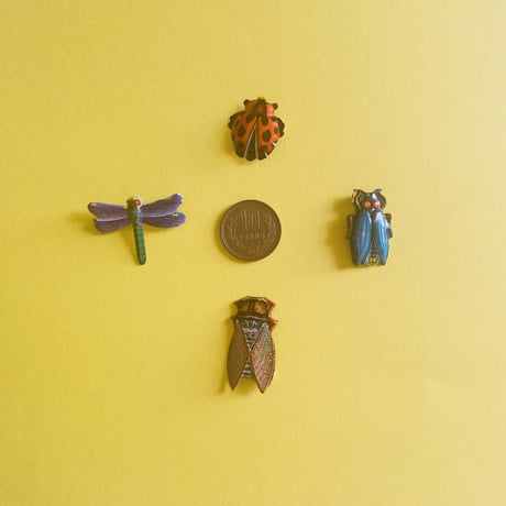 虫 レトロバッチ INSECT BADGE
