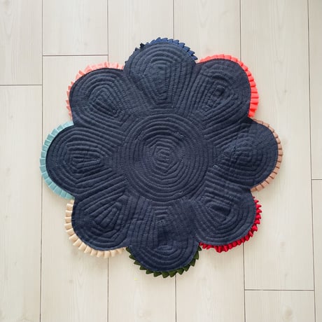 ⭐️ラグ⭐️フラワースマイル RUG