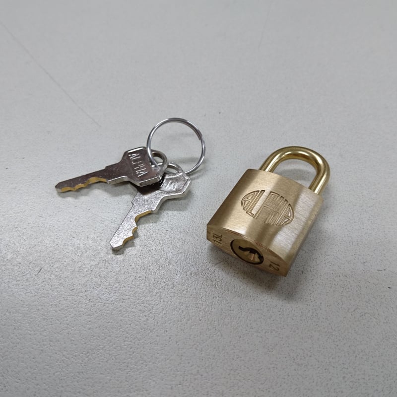 LEONCINI レオンチーニ ハンドバッグ カデナ 南京錠 ターンロック 鍵 LEONCINI レオンチーニ ハンドバッグ カデナ 南京錠 ターン