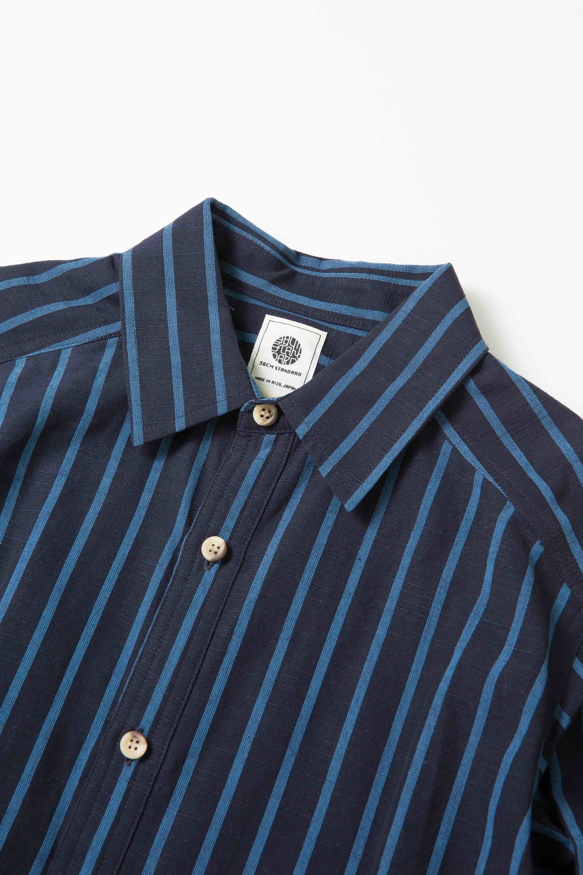 【最終価格にて早い者勝ち】美品 IIE.lab会津木綿 長袖シャツ 最終価格にて早い者勝ち】美品 IIE.lab会津木綿 長袖シャツ 新作