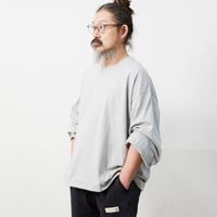 【変なロンT】スッキリ丈×スーパーオーバーサイズ袖｜ホワイト/グレー/ブラック