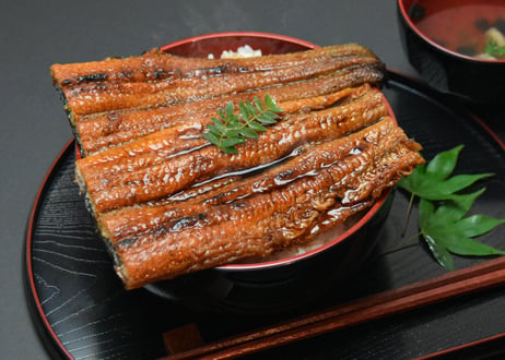 特上うなぎの蒲焼き（ 一尾まるごと約38cm ）