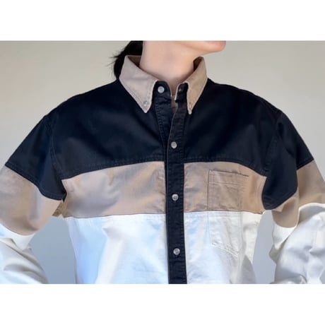 COLOR BLOCKING BUTTON DOWN SHIRT