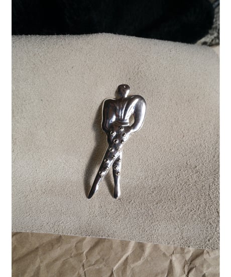 SV925 BROOCH / MODEL