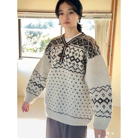 HANDMADE ECUADOR KNIT PULLOVER