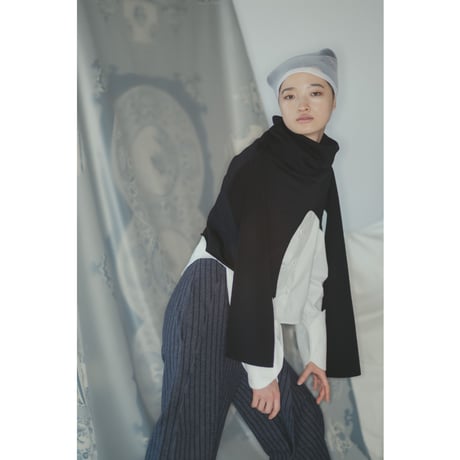 JACQUEMUS / KNITTED PONCHO TOP