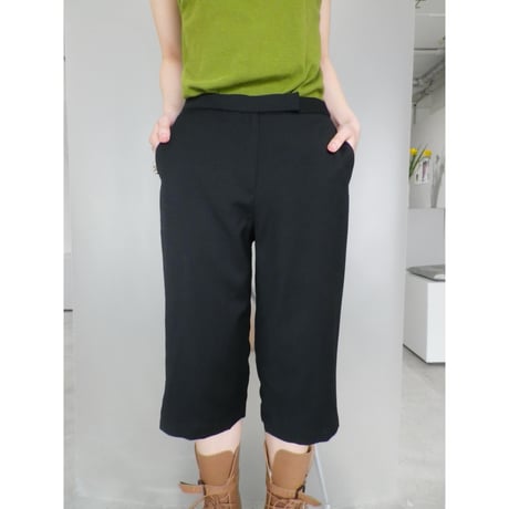 SHORT SLACKS