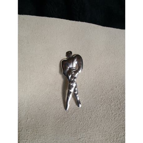 SV925 BROOCH / MODEL