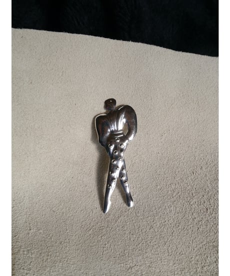 SV925 BROOCH / MODEL