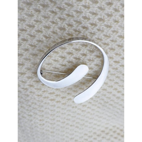 SV925 BROOCH / ∂