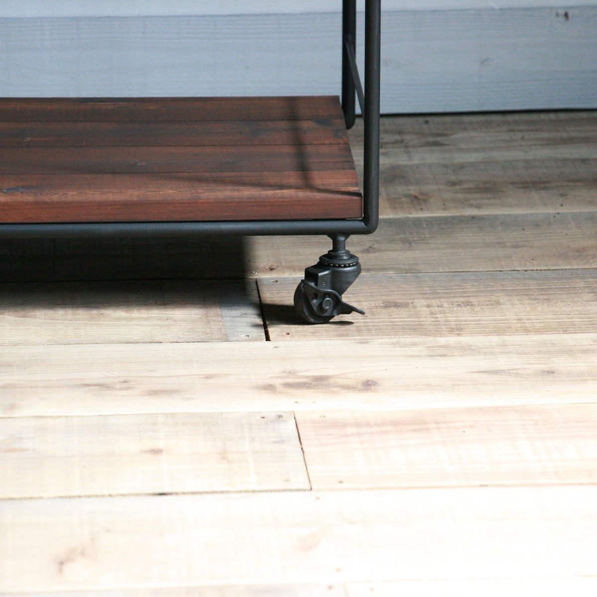 スチールワゴン　アイアンウッドワゴン 楽天市場】【送料無料】アイアンワゴン スチールワゴン キャスター