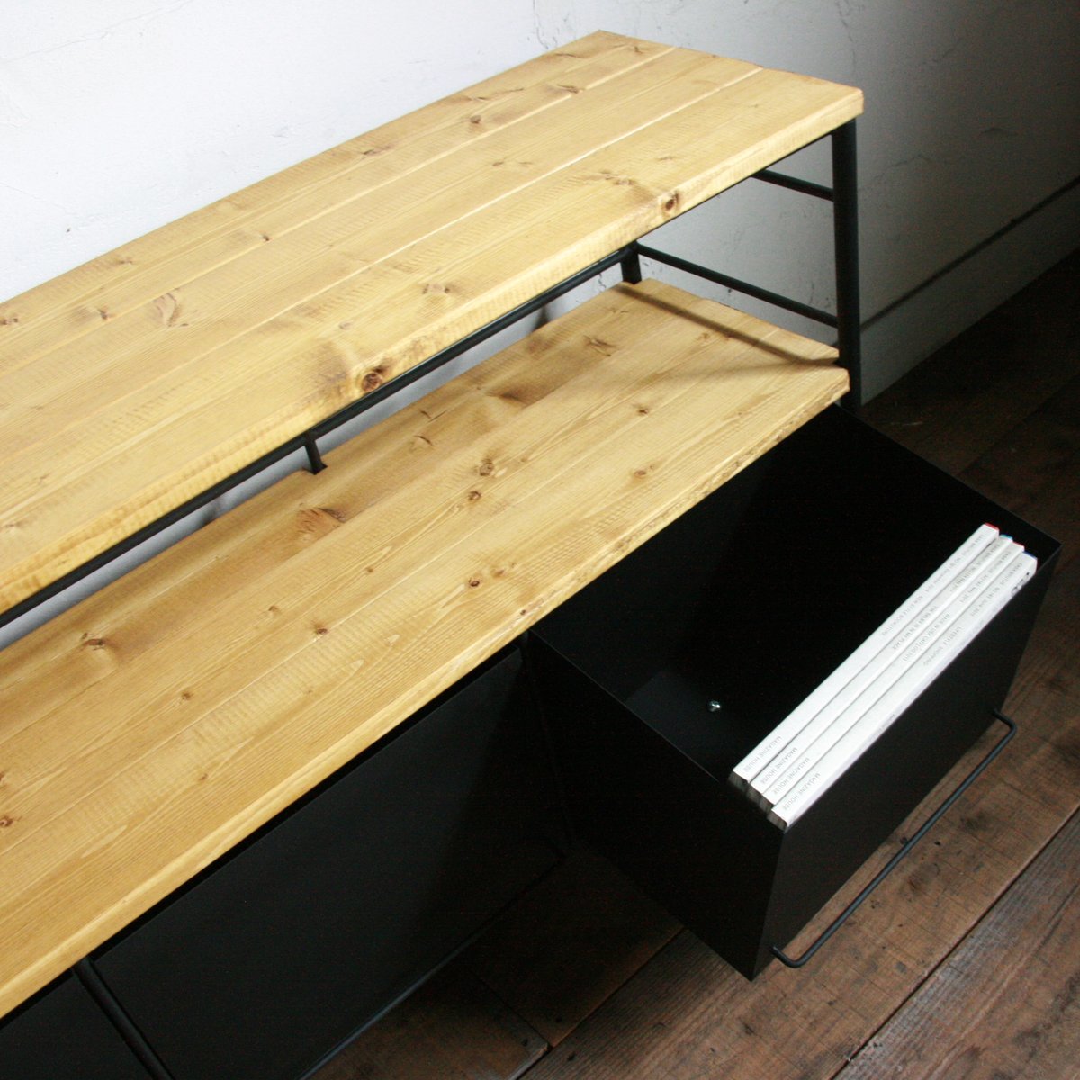 アイアンのドロワーシェルフ 4列1段 天板ライトカラー | EARL