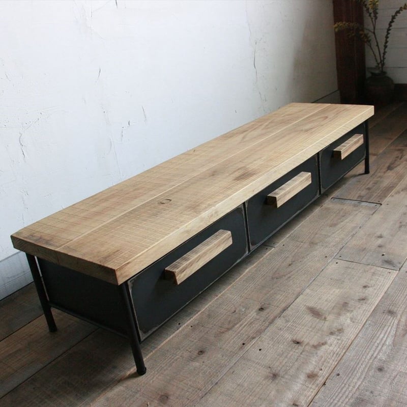 杉古材とアイアンのローボード | EARL