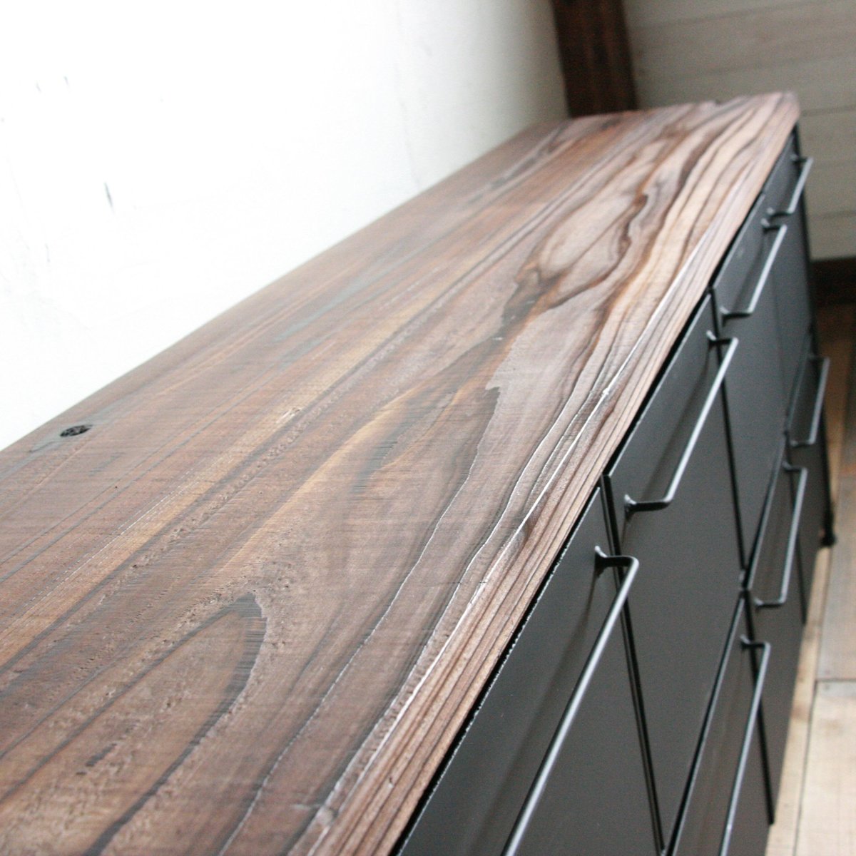 アイアンのローチェスト（2段タイプ） 天板ブラウン | EARL