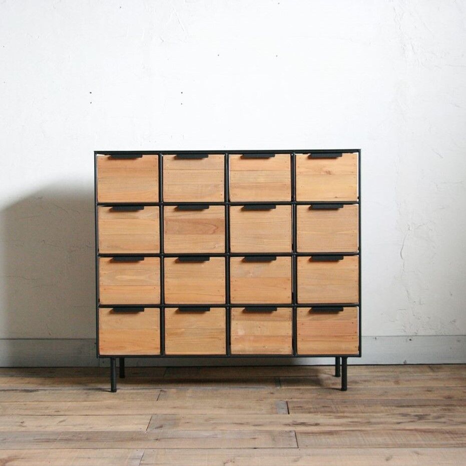 アイアンと木箱のドロワー 4列4段 | EARL