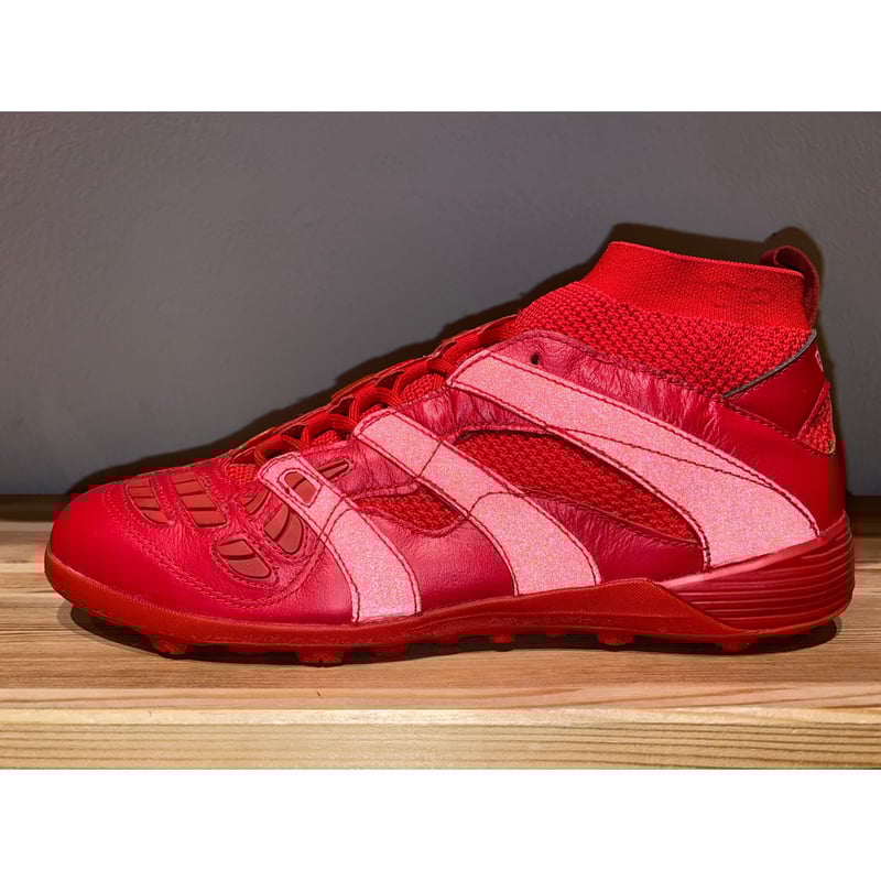 アディダス　プレデターTF ベッカム　限定 新年特別価格】アディダス プレデター マニア 24.5 adidas ベッカム