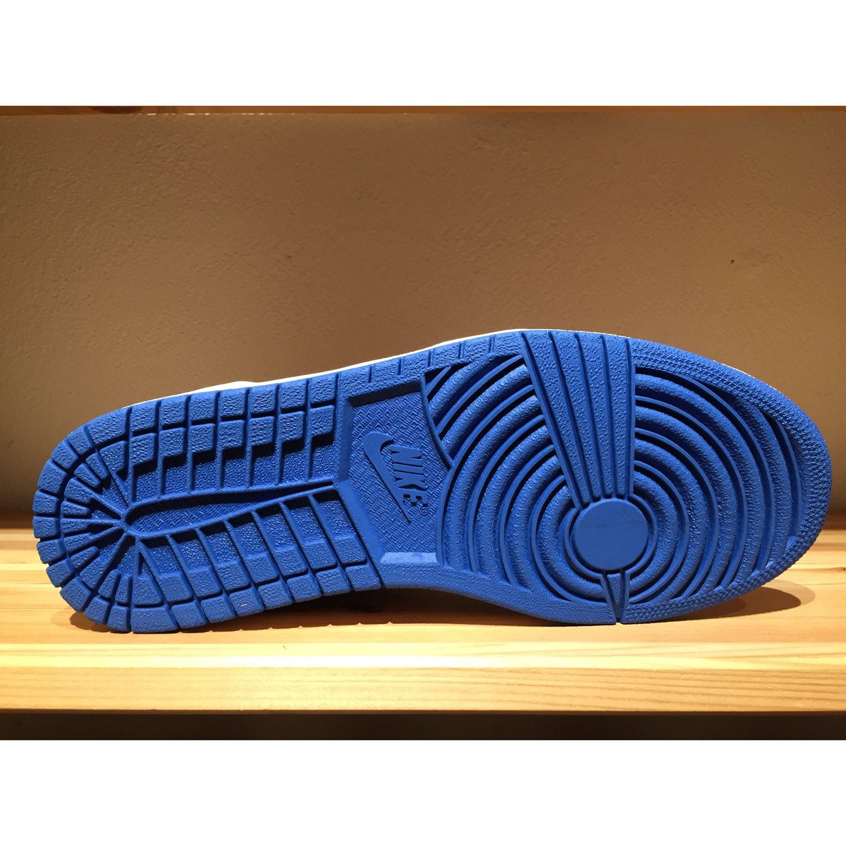 5万足限定 エアジョーダン1 RETRO BLUE シリアルナンバー付 5万足限定 エアジョーダン1 RETRO ROYALBLUE シリアルナンバー付